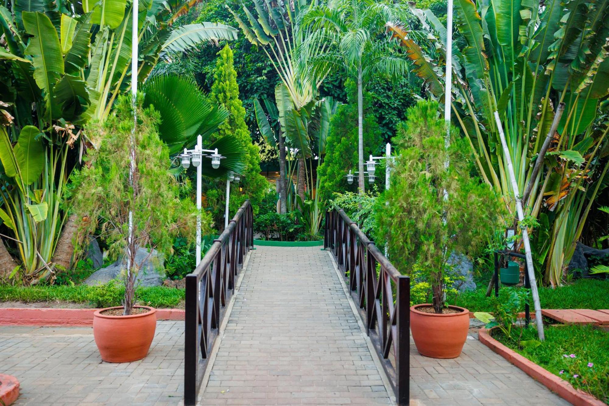 Senegambia Beach Hotel Kololi Exterior photo